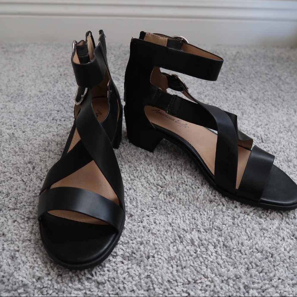 NWOT Black Sandel Block Heels